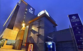 Hotel Grand Tjokro  4*